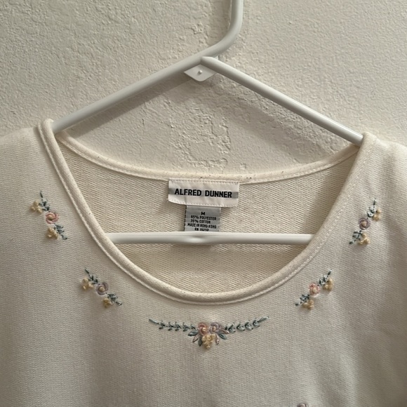 Alfred Dunner white & pastel embroidered sweater - Picture 3 of 8